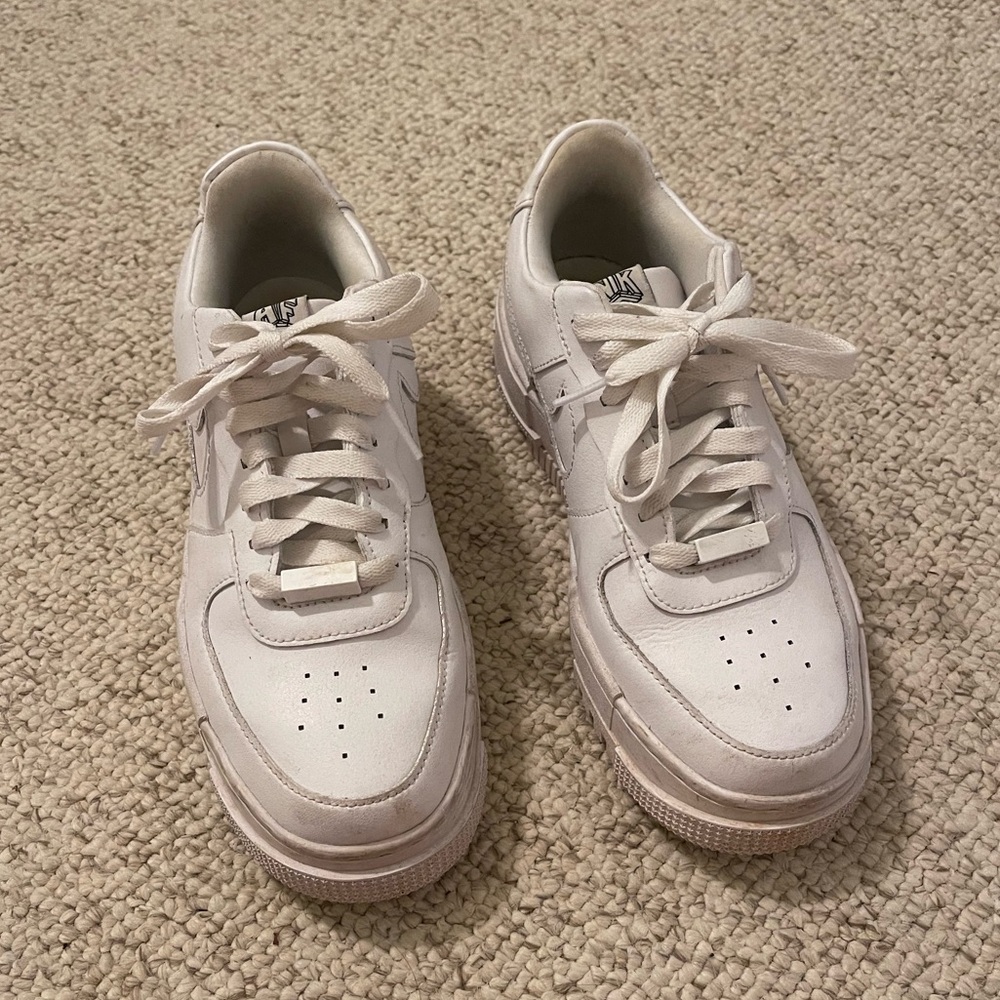 Nike Air Force 1 low pixel size 8